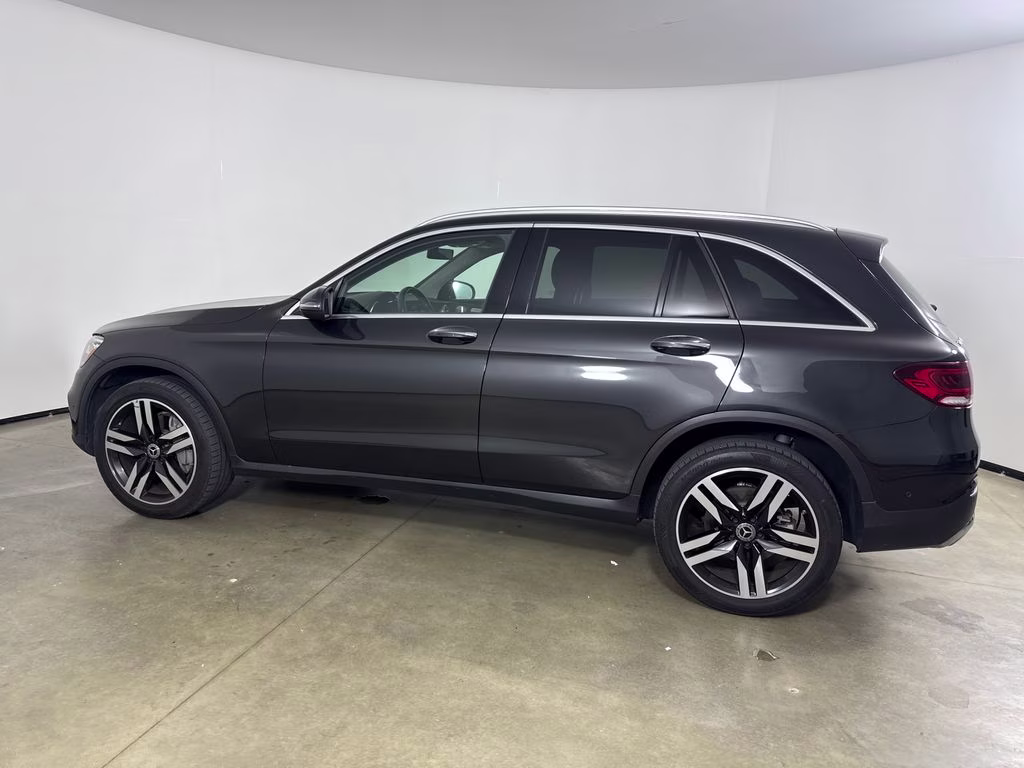 2021 Obsidian Black Metallic Mercedes-Benz GLC GLC 300 RWD SUV