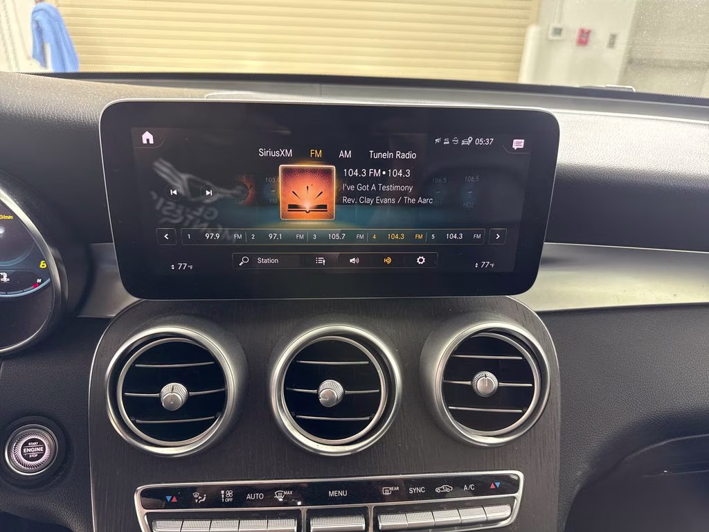 2021 Obsidian Black Metallic Mercedes-Benz GLC GLC 300 RWD SUV