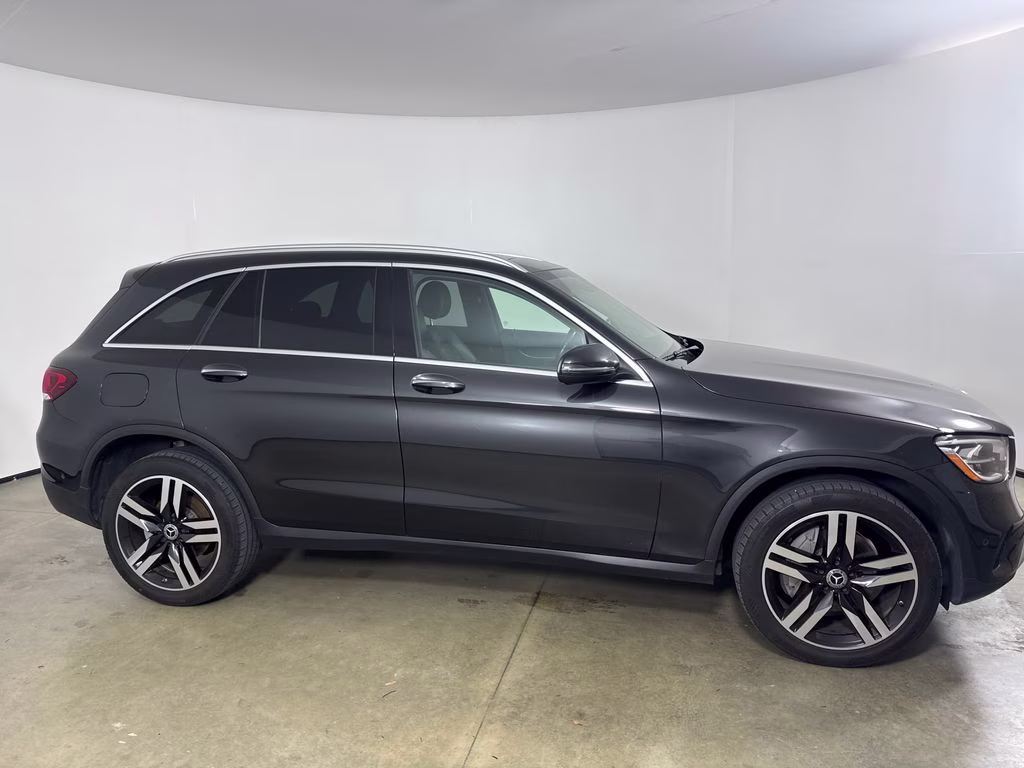 2021 Obsidian Black Metallic Mercedes-Benz GLC GLC 300 RWD SUV