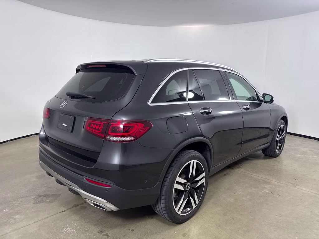 2021 Obsidian Black Metallic Mercedes-Benz GLC GLC 300 RWD SUV