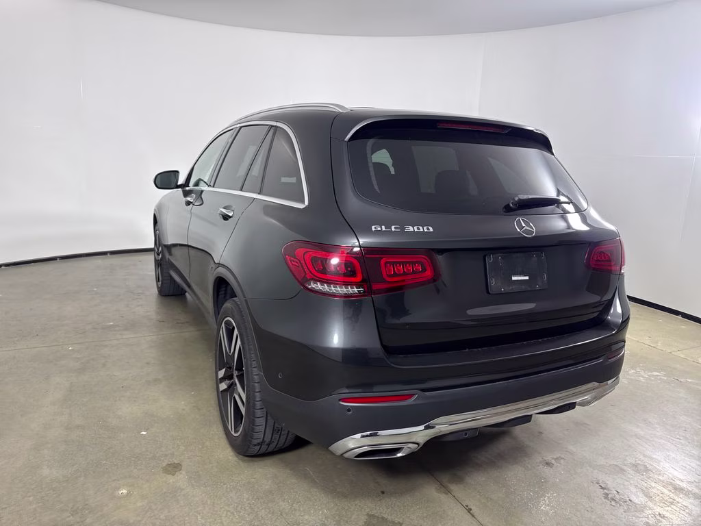2021 Obsidian Black Metallic Mercedes-Benz GLC GLC 300 RWD SUV
