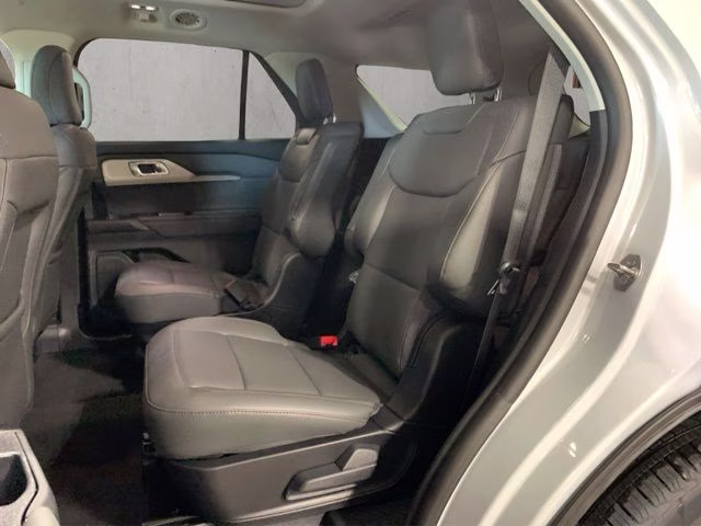 2026 Space White Metallic Ford Explorer Active 4X4 SUV