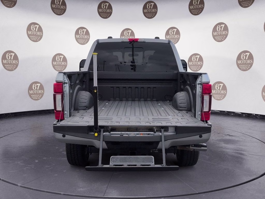 2022 Silver Metallic Ford Super Duty F-250 SRW Platinum 4X4 Truck