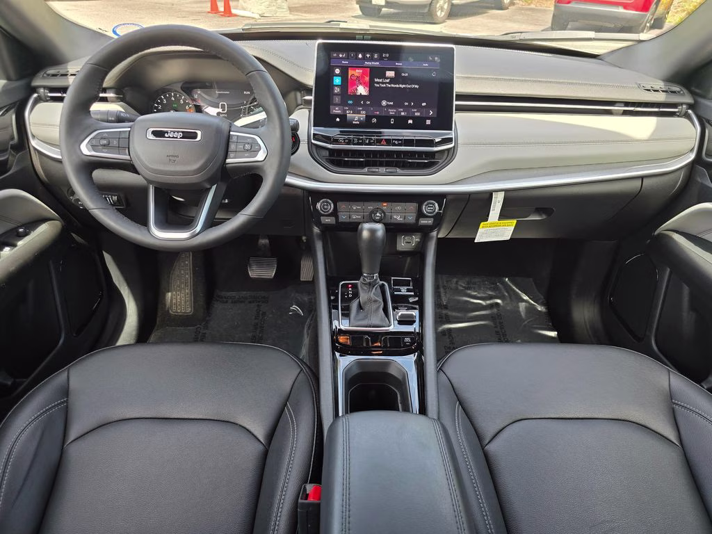 2025 Bright White Clearcoat Jeep Compass Limited 4X4 SUV