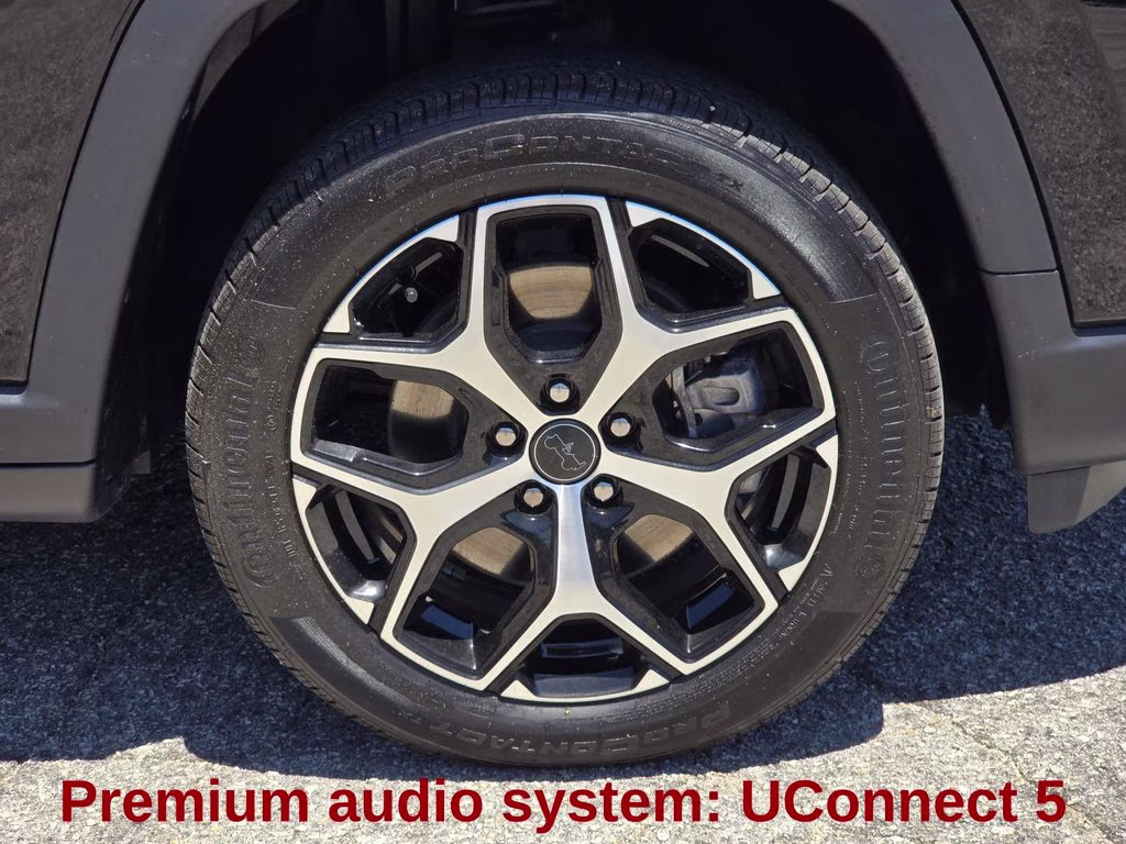2025 Diamond Black Crystal Pearlcoat Jeep Compass Limited 4X4 SUV