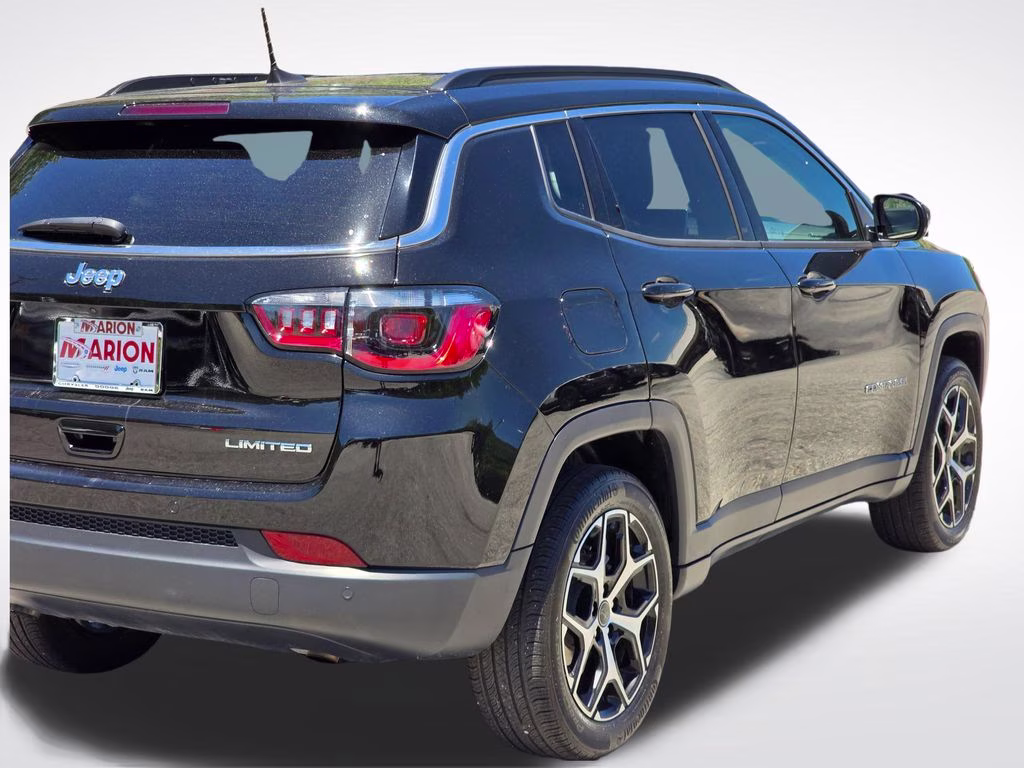 2025 Diamond Black Crystal Pearlcoat Jeep Compass Limited 4X4 SUV