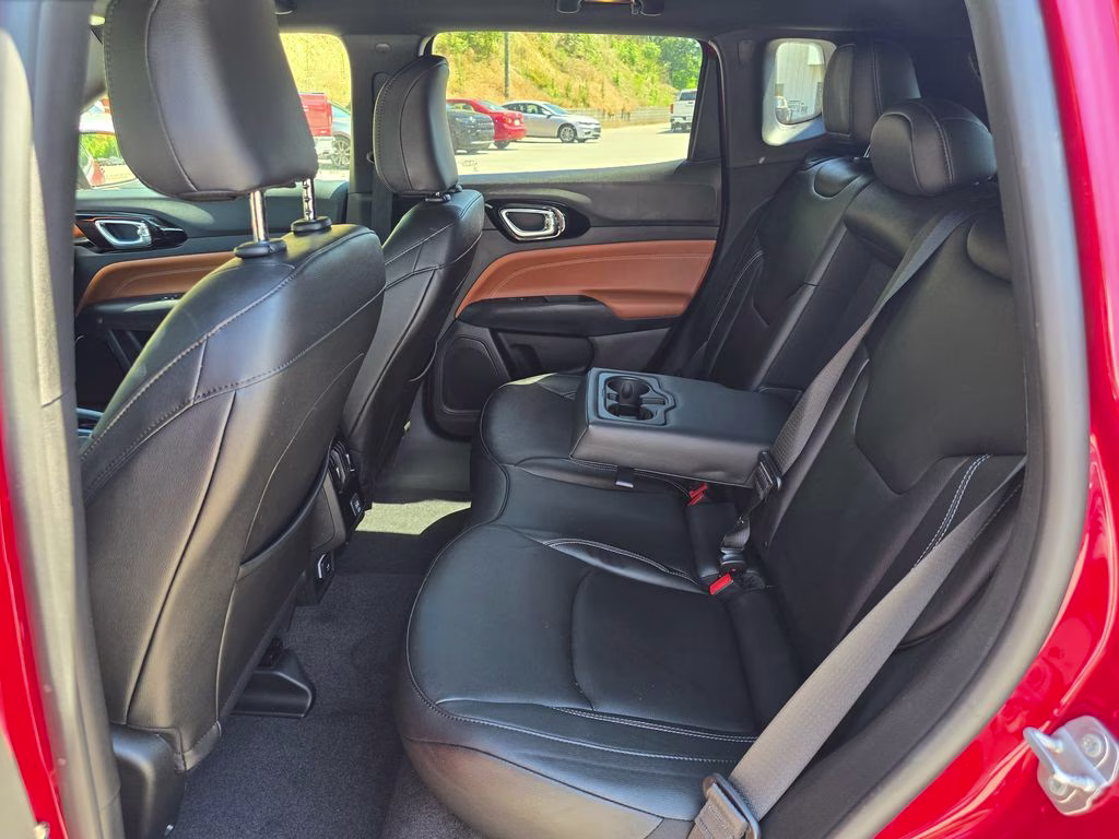 2025 Red Hot Pearlcoat Jeep Compass Limited 4X4 SUV