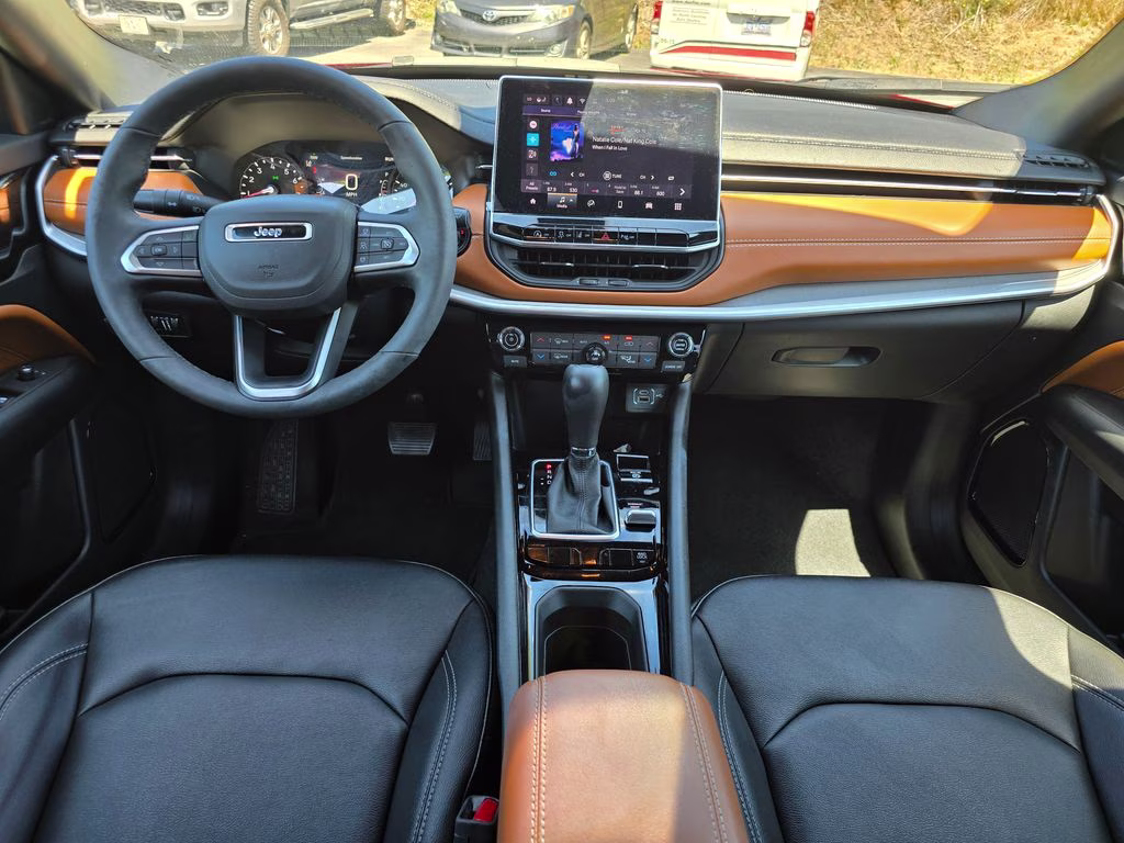 2025 Red Hot Pearlcoat Jeep Compass Limited 4X4 SUV