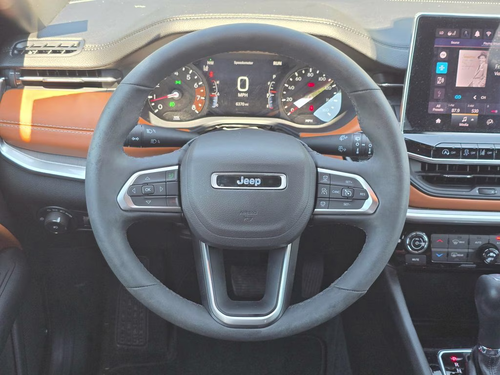 2025 Red Hot Pearlcoat Jeep Compass Limited 4X4 SUV