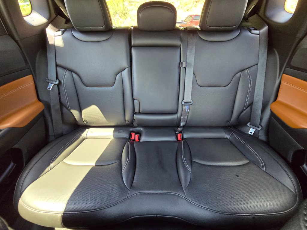 2025 Bright White Clearcoat Jeep Compass Limited 4X4 SUV