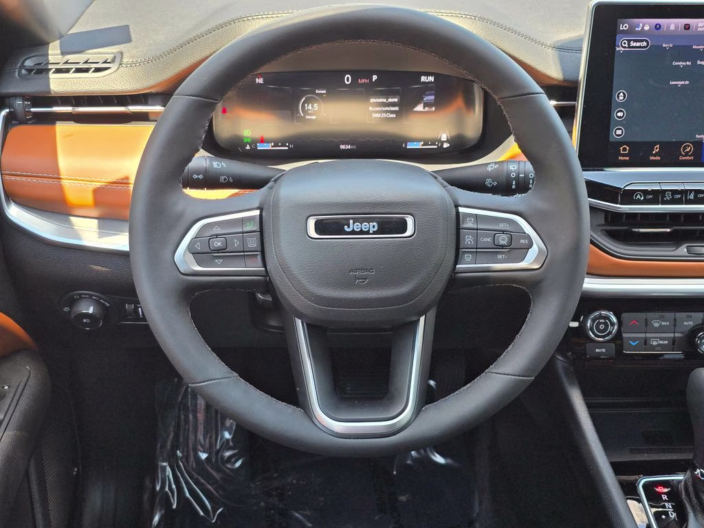 2025 Bright White Clearcoat Jeep Compass Limited 4X4 SUV