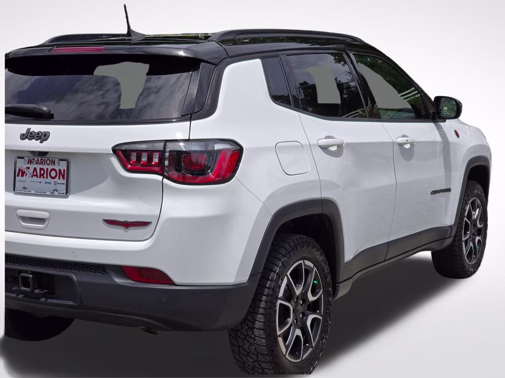 2024 Bright White Clearcoat Jeep Compass Trailhawk 4X4 SUV