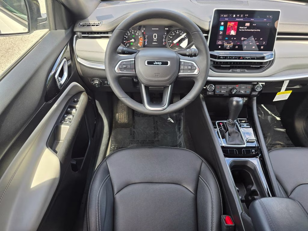 2025 Bright White Clearcoat Jeep Compass Limited 4X4 SUV