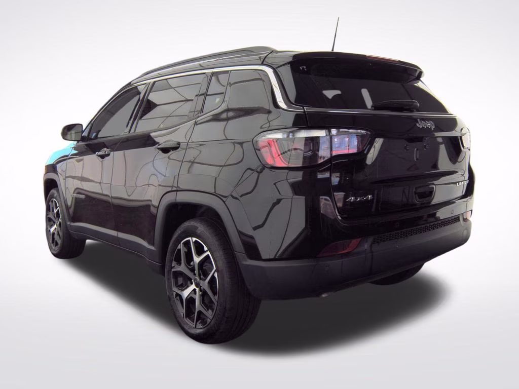 2025 Diamond Black Crystal Pearlcoat Jeep Compass Limited 4X4 SUV