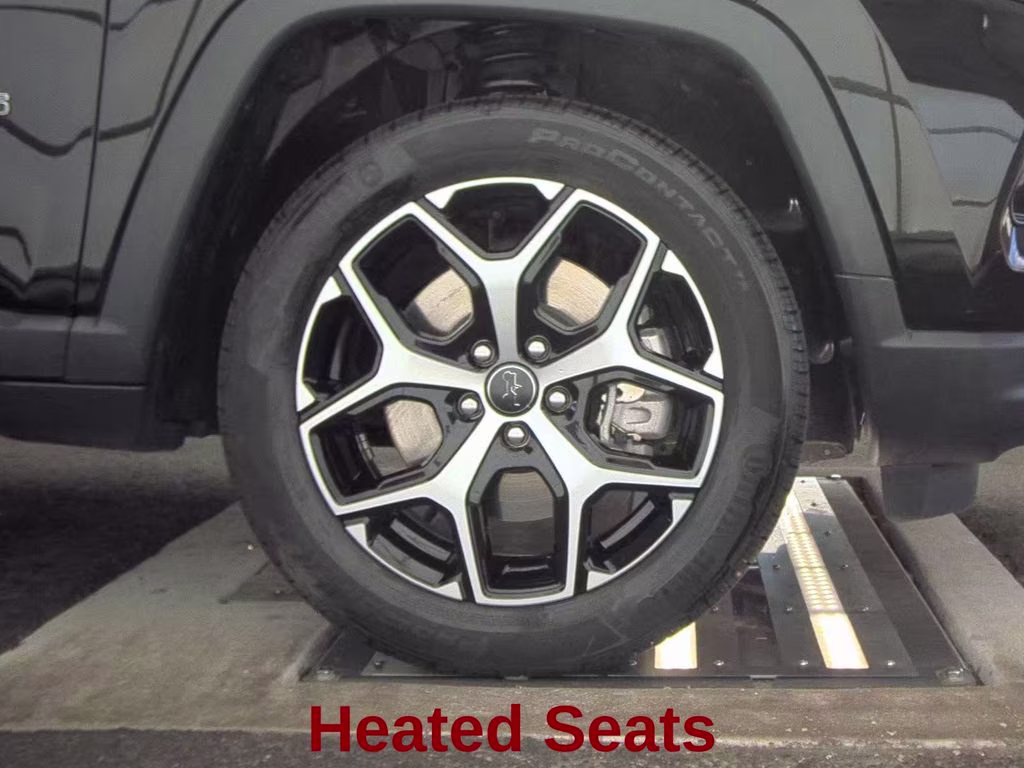 2025 Diamond Black Crystal Pearlcoat Jeep Compass Limited 4X4 SUV