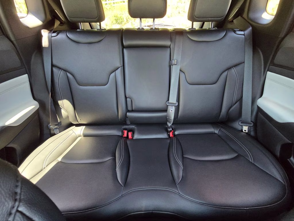 2025 Diamond Black Crystal Pearlcoat Jeep Compass Limited 4X4 SUV