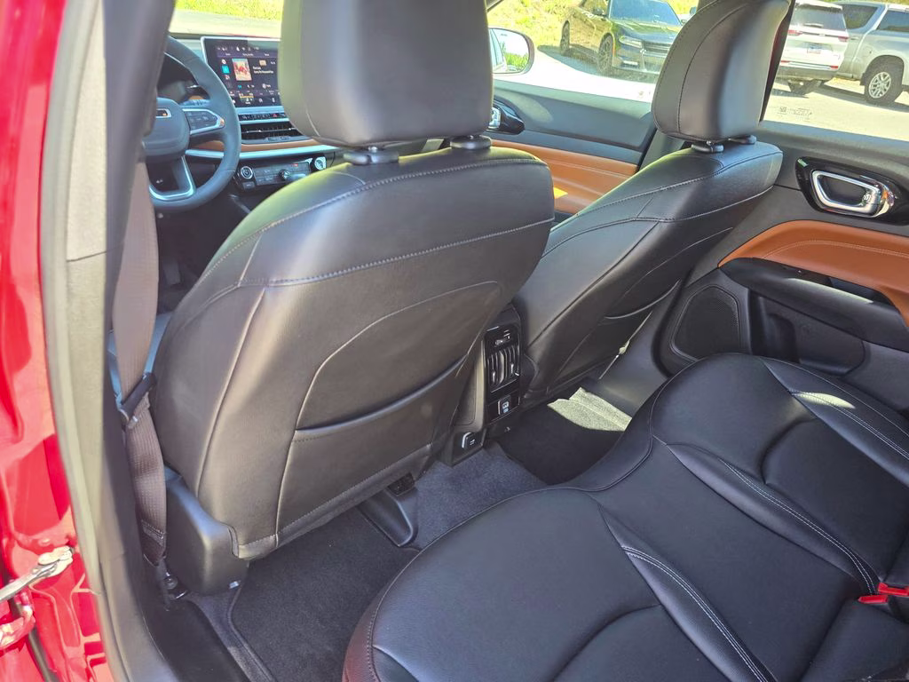 2025 Red Hot Pearlcoat Jeep Compass Limited 4X4 SUV