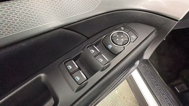 2016 Oxford White Ford Explorer XLT 4X4 SUV