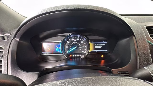 2016 Oxford White Ford Explorer XLT 4X4 SUV