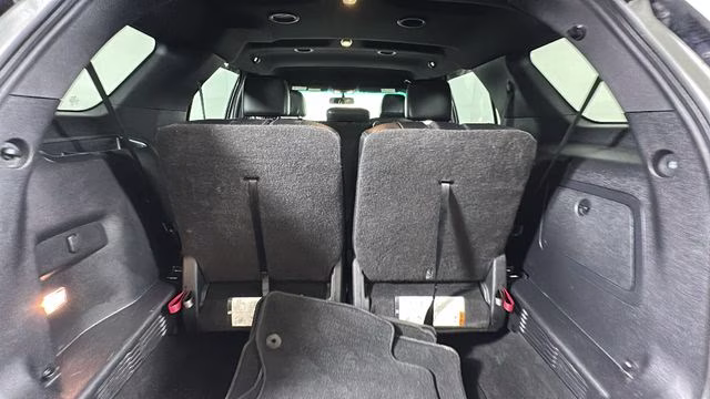 2016 Oxford White Ford Explorer XLT 4X4 SUV