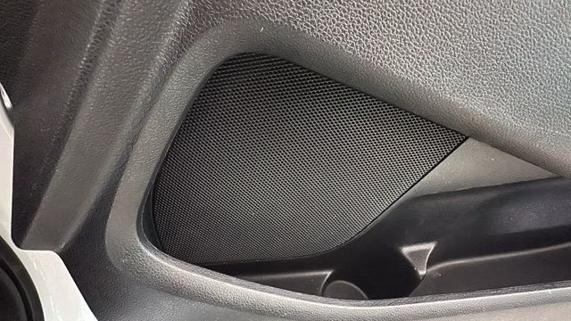 2016 Oxford White Ford Explorer XLT 4X4 SUV