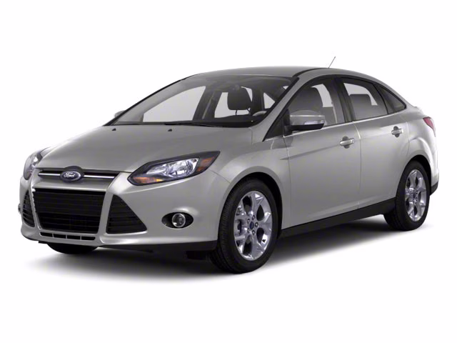 2013 Ingot Silver Ford Focus SE FWD Sedan