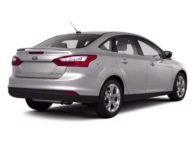 2013 Ingot Silver Ford Focus SE FWD Sedan