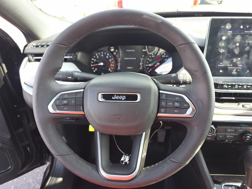 2025 Diamond Black Crystal Pearlcoat Jeep Compass Limited 4X4 SUV