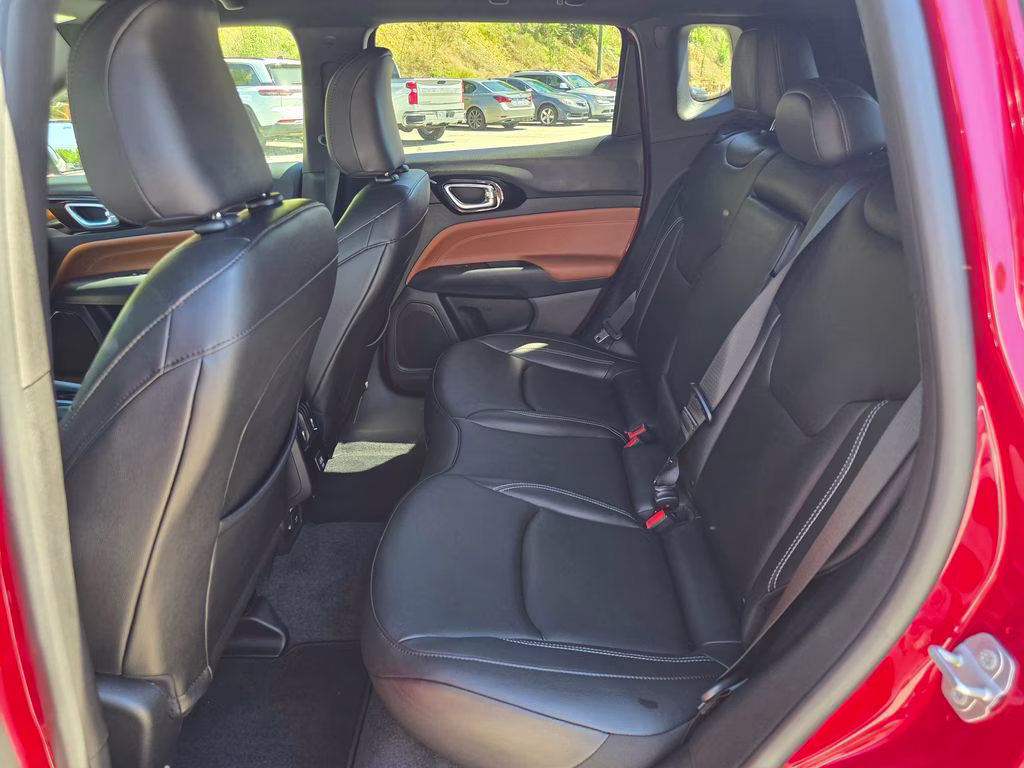 2025 Red Hot Pearlcoat Jeep Compass Limited 4X4 SUV