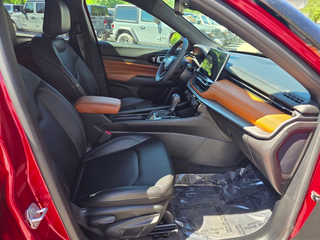 2025 Red Hot Pearlcoat Jeep Compass Limited 4X4 SUV