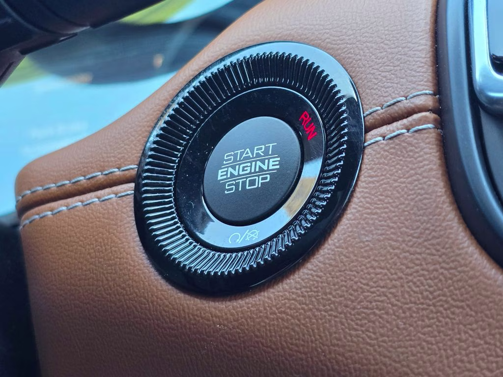 2025 Red Hot Pearlcoat Jeep Compass Limited 4X4 SUV