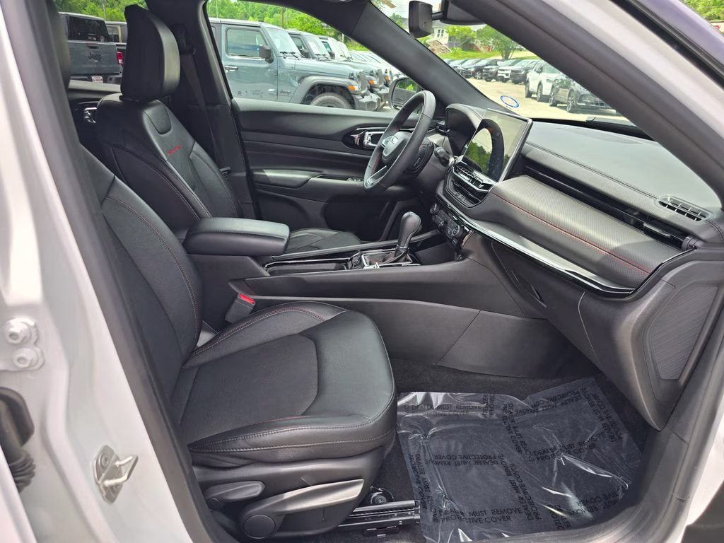 2024 Bright White Clearcoat Jeep Compass Trailhawk 4X4 SUV