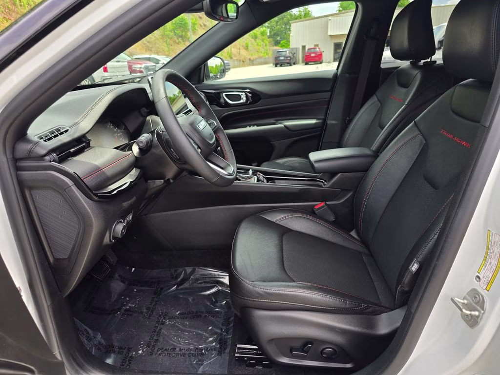 2024 Bright White Clearcoat Jeep Compass Trailhawk 4X4 SUV