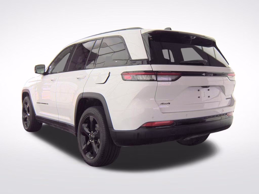 2025 Bright White Clearcoat Jeep Grand Cherokee Limited 4X4 SUV
