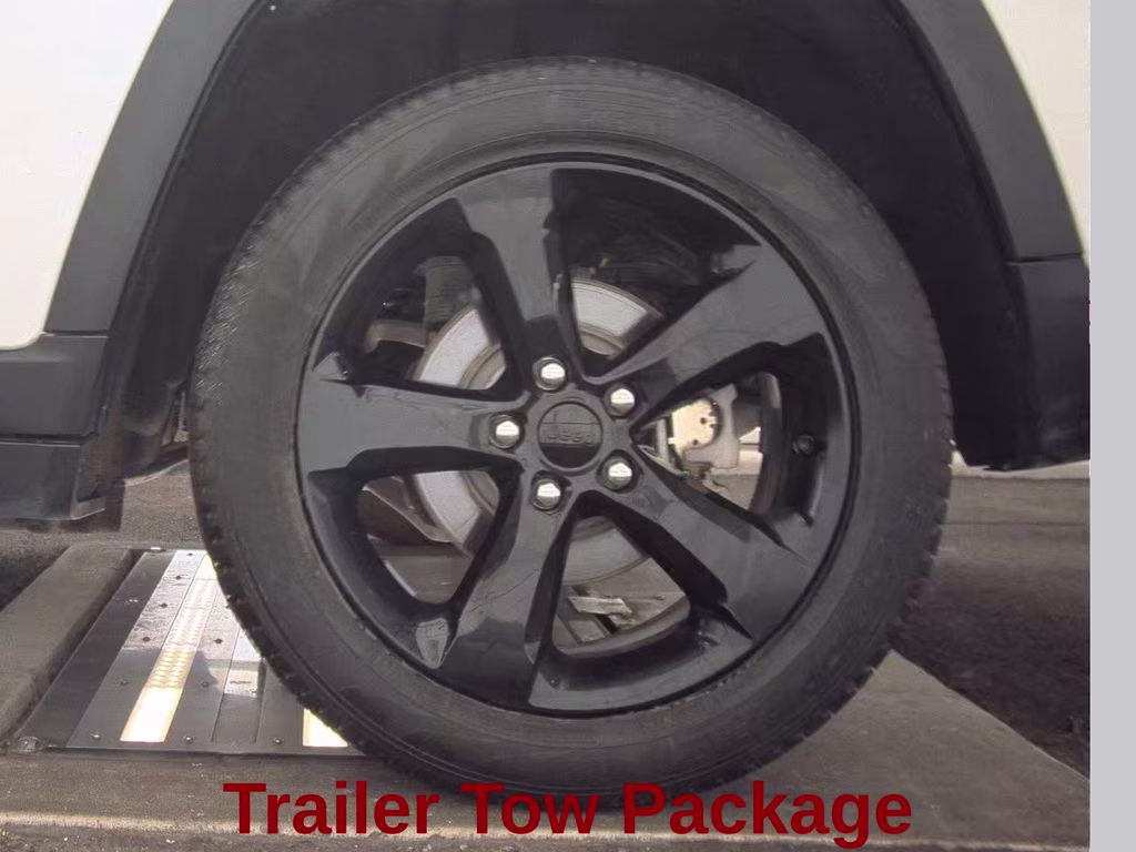 2025 Bright White Clearcoat Jeep Grand Cherokee Limited 4X4 SUV