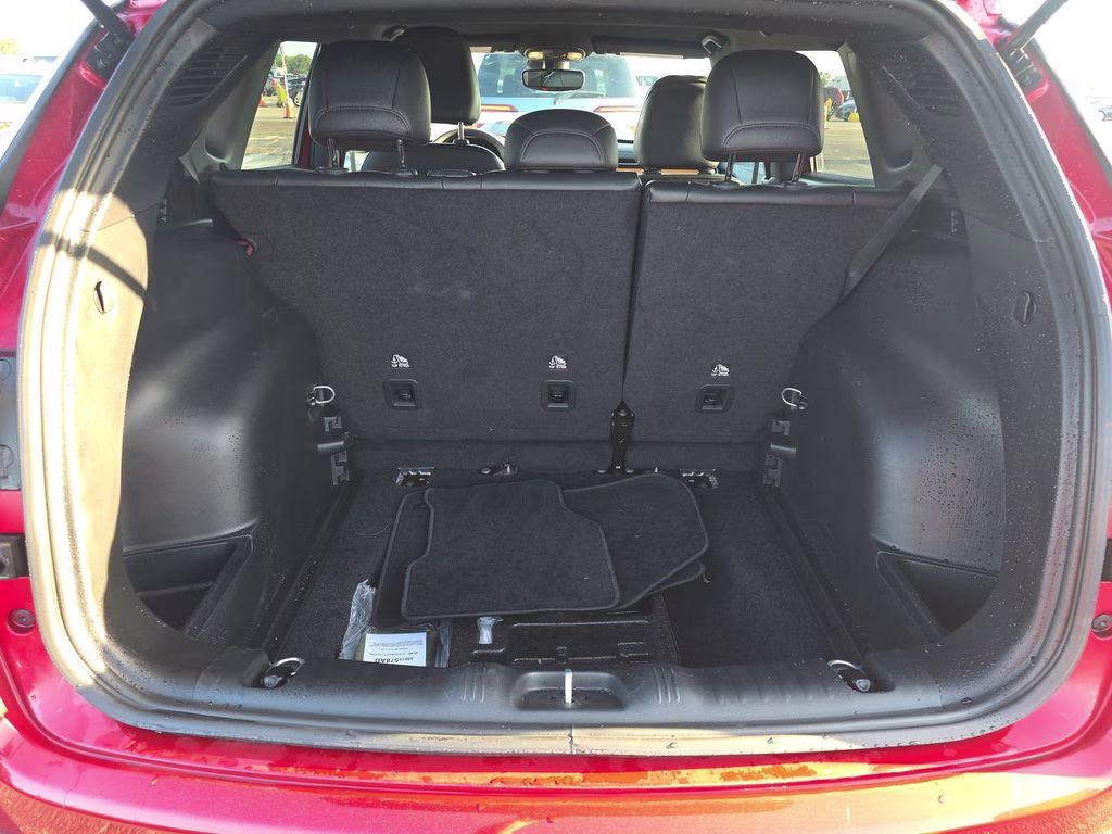 2025 Red Hot Pearlcoat Jeep Compass Limited 4X4 SUV