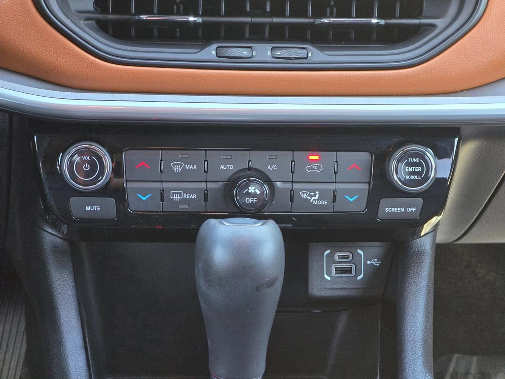 2025 Red Hot Pearlcoat Jeep Compass Limited 4X4 SUV