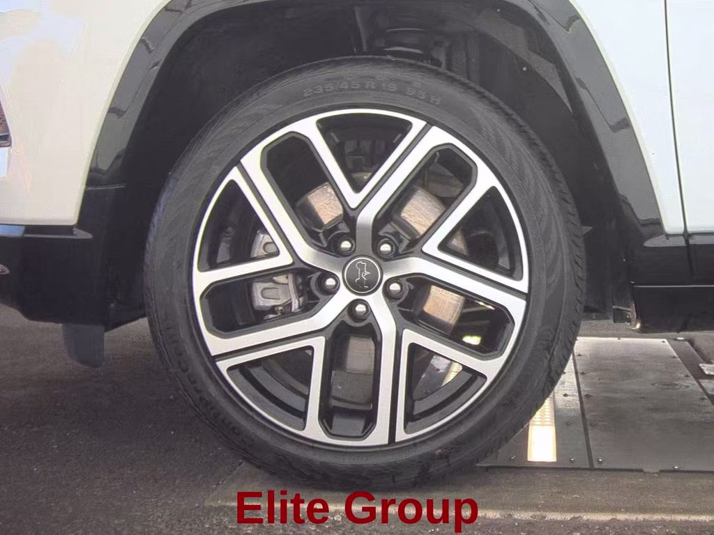 2025 Bright White Clearcoat Jeep Compass Limited 4X4 SUV