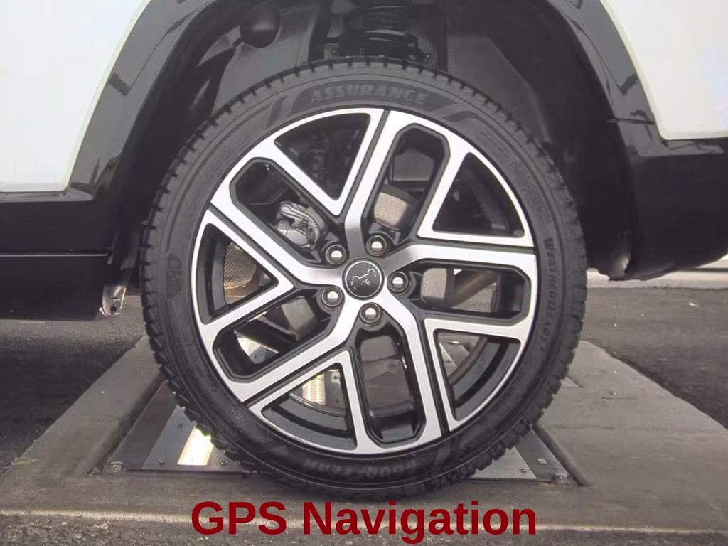 2025 Bright White Clearcoat Jeep Compass Limited 4X4 SUV