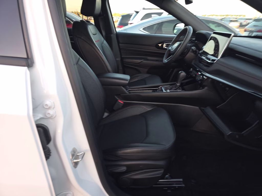 2024 Bright White Clearcoat Jeep Compass Trailhawk 4X4 SUV