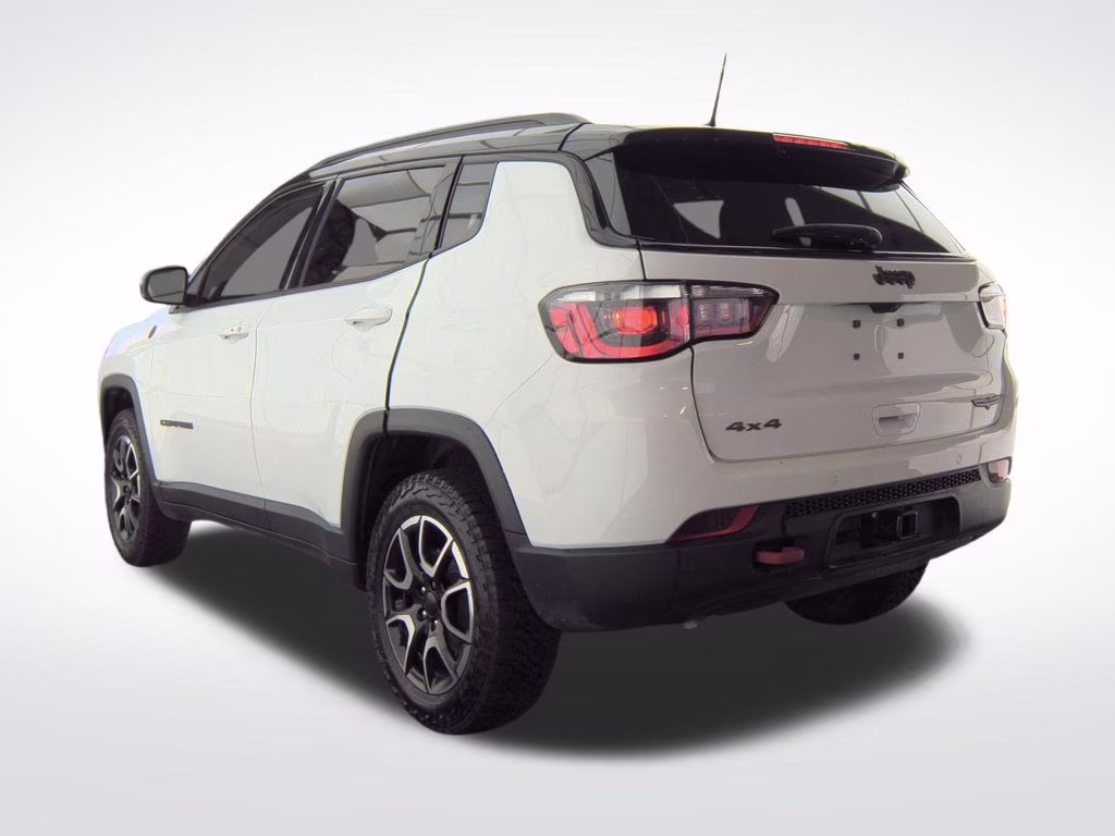 2024 Bright White Clearcoat Jeep Compass Trailhawk 4X4 SUV