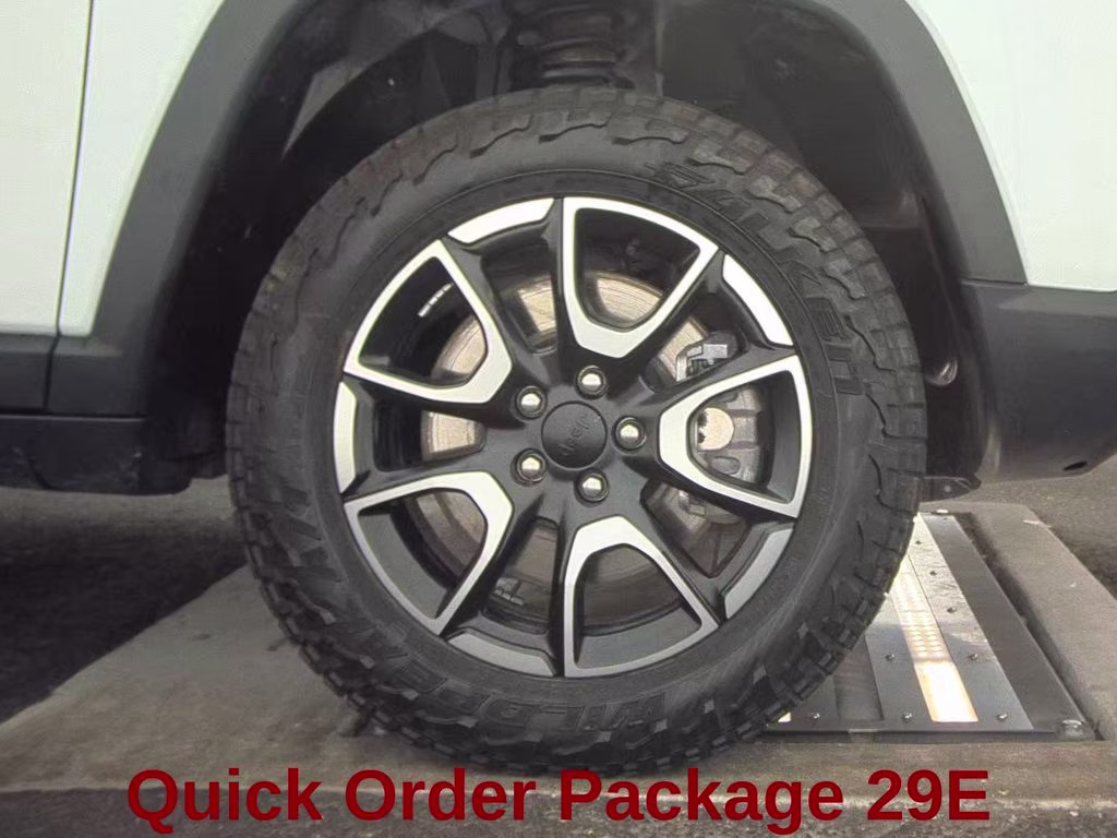 2024 Bright White Clearcoat Jeep Compass Trailhawk 4X4 SUV