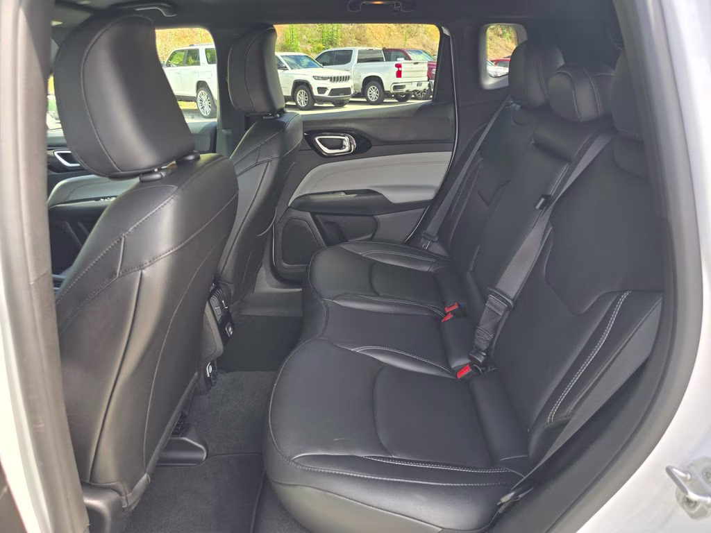 2025 Bright White Clearcoat Jeep Compass Limited 4X4 SUV