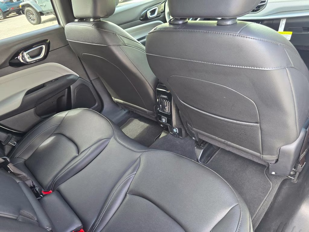 2025 Bright White Clearcoat Jeep Compass Limited 4X4 SUV