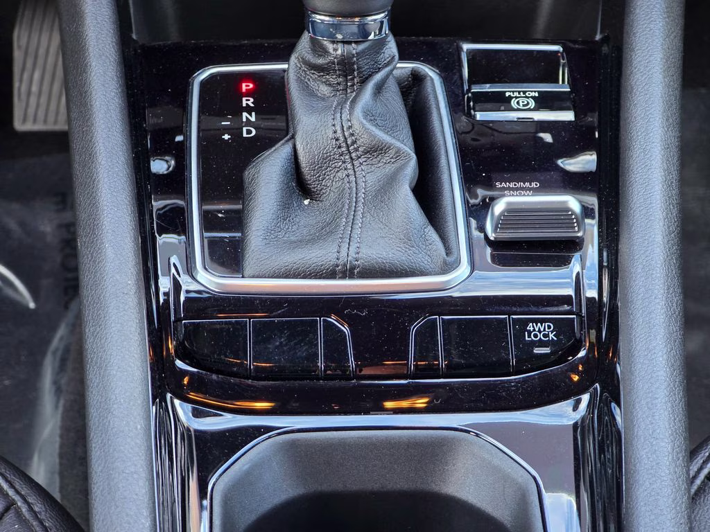 2025 Bright White Clearcoat Jeep Compass Limited 4X4 SUV