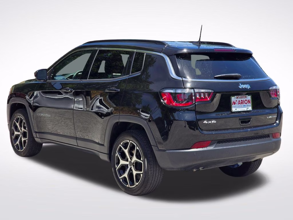 2025 Diamond Black Crystal Pearlcoat Jeep Compass Limited 4X4 SUV