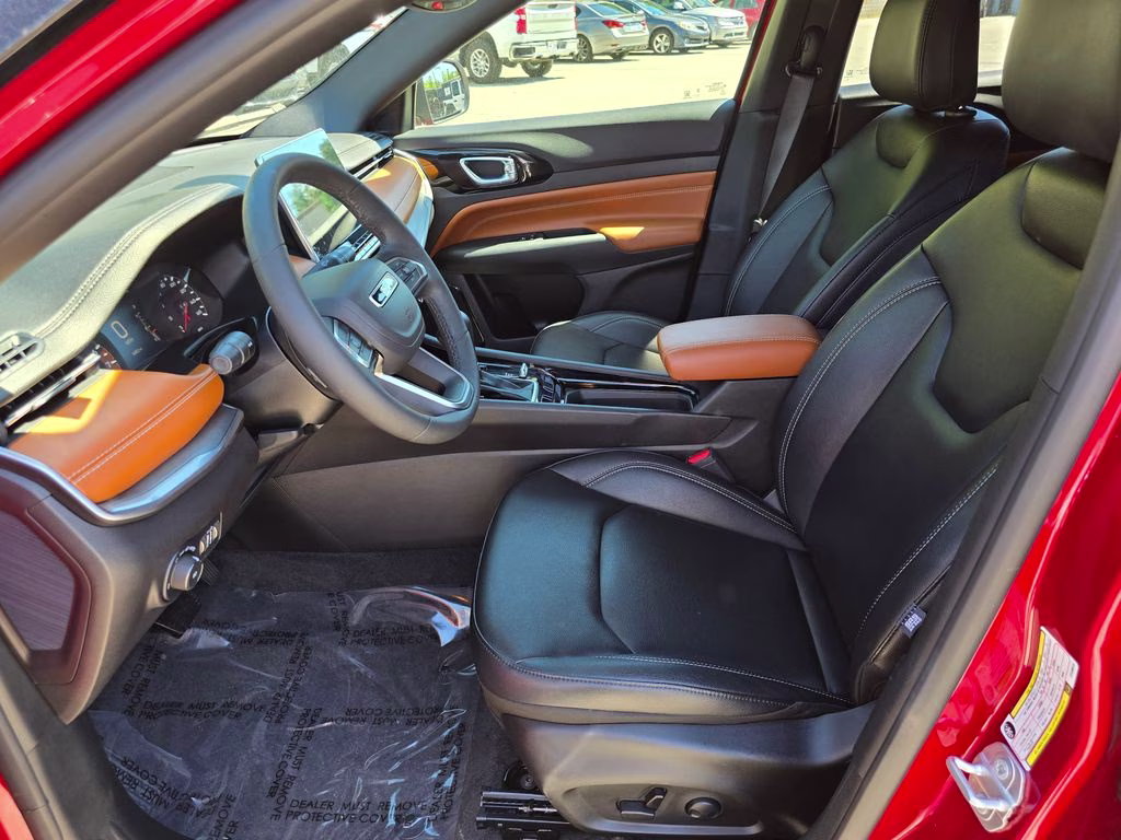 2025 Red Hot Pearlcoat Jeep Compass Limited 4X4 SUV