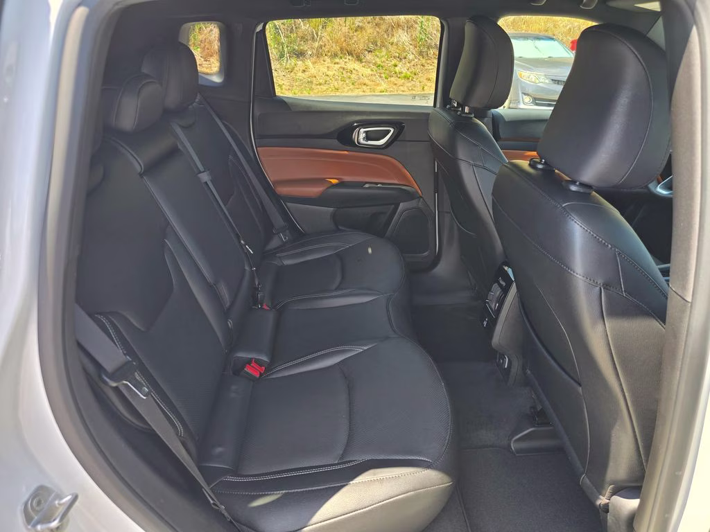 2025 Bright White Clearcoat Jeep Compass Limited 4X4 SUV