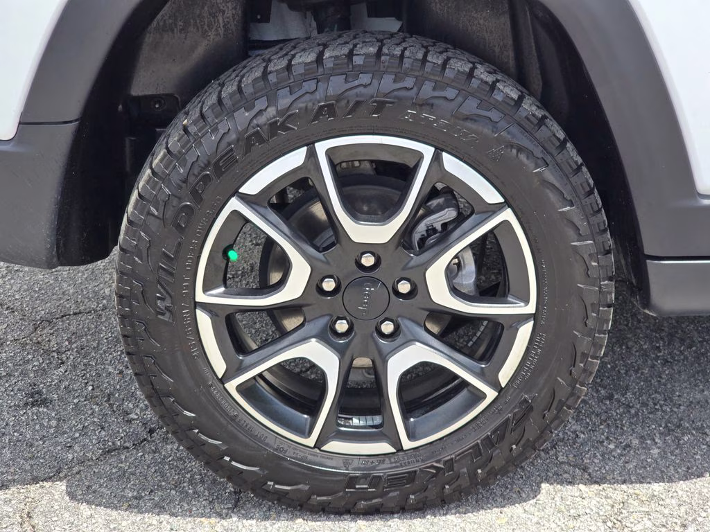 2024 Bright White Clearcoat Jeep Compass Trailhawk 4X4 SUV