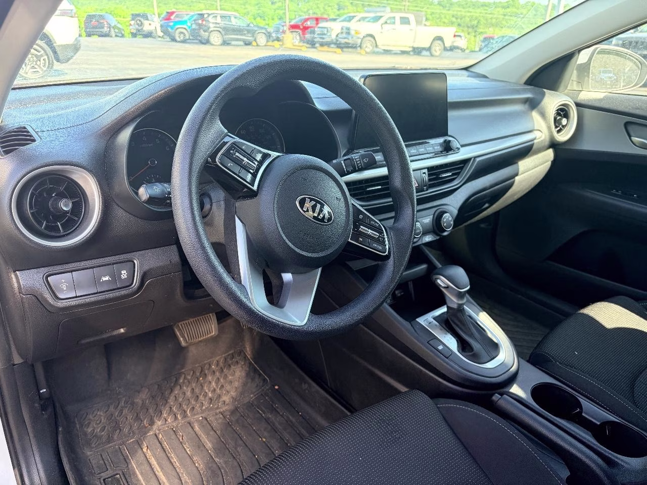 2021 WHITE Kia Forte LXS FWD Sedan